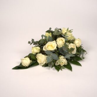 Rouwstuk witte rozen